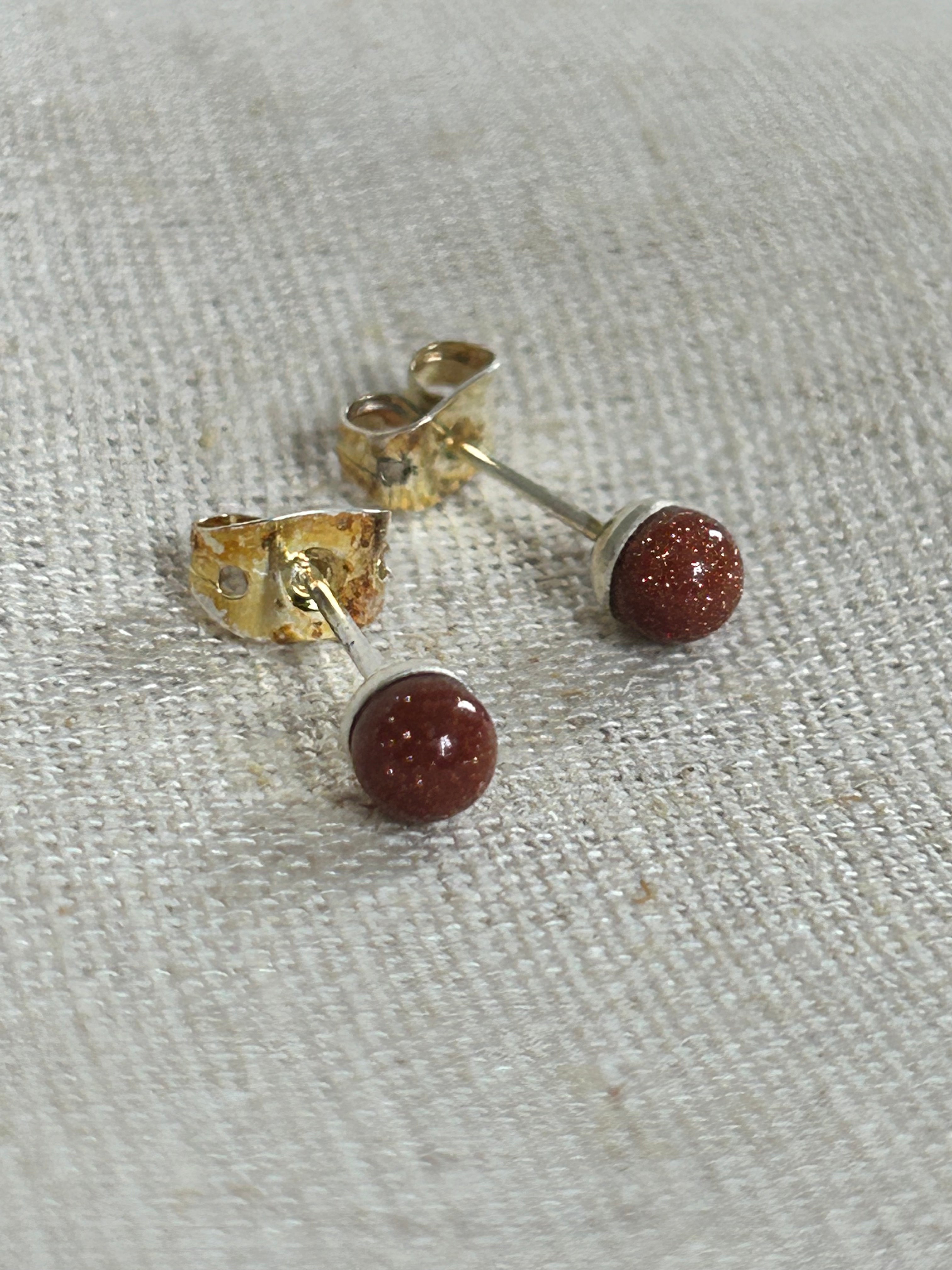 Goldstone Ørestikker